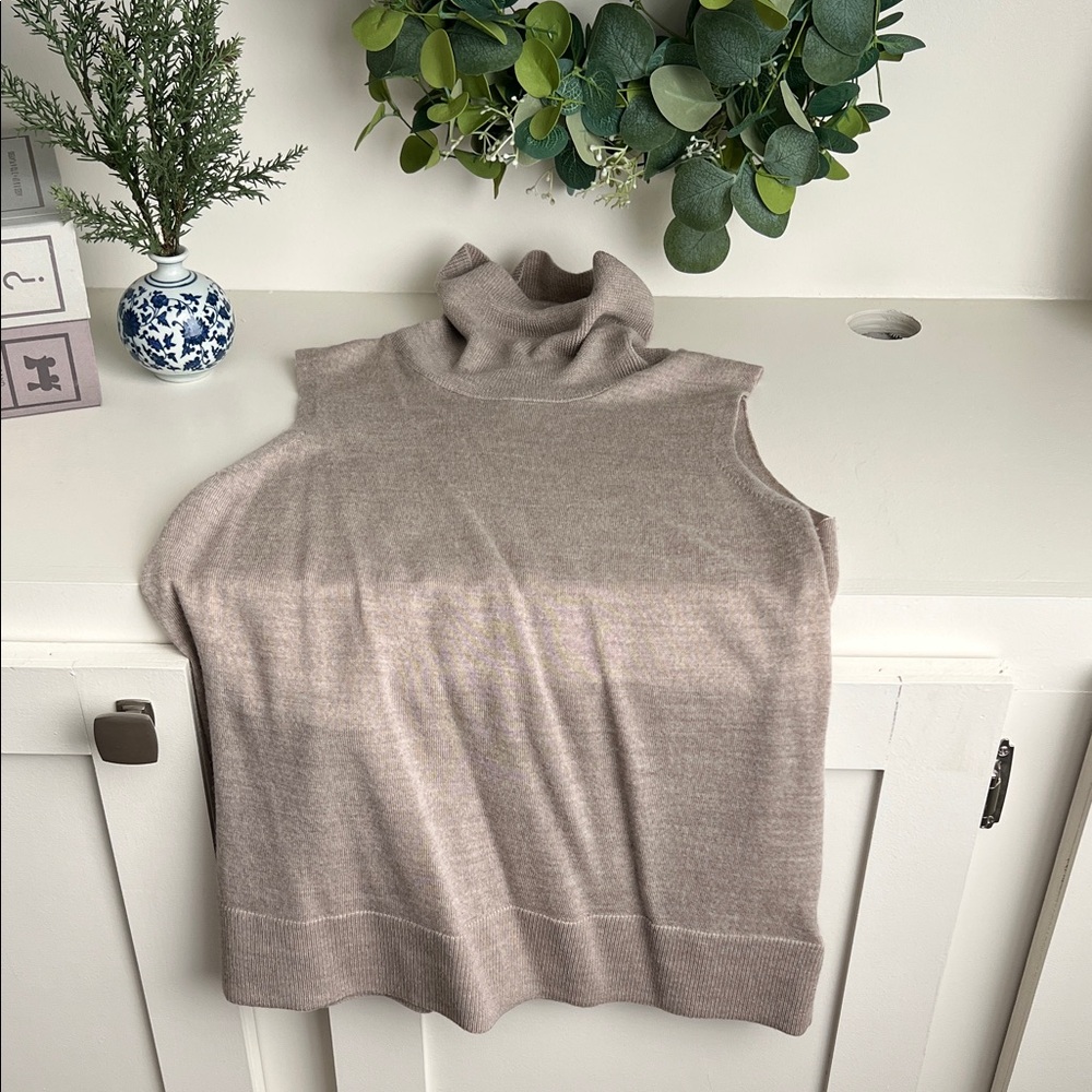 H by Halston Taupe Sleeveless Turtleneck Top